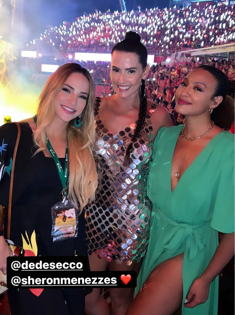 Gabi Martins, Deborah Secco e Sheron Menezzes no Festival de Parintins &mdash; Foto: Reprodu&ccedil;&atilde;o Instagram