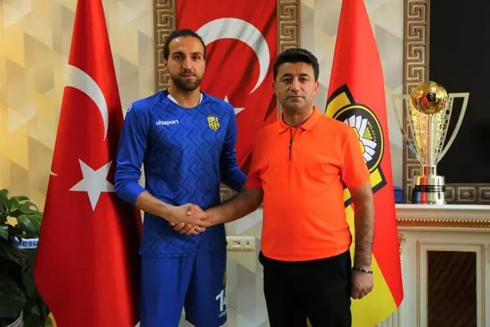 Goleiro Eyup Turkaslan, do Hantayspor, é morto em tragédia na Turquia — Foto: Reprodução