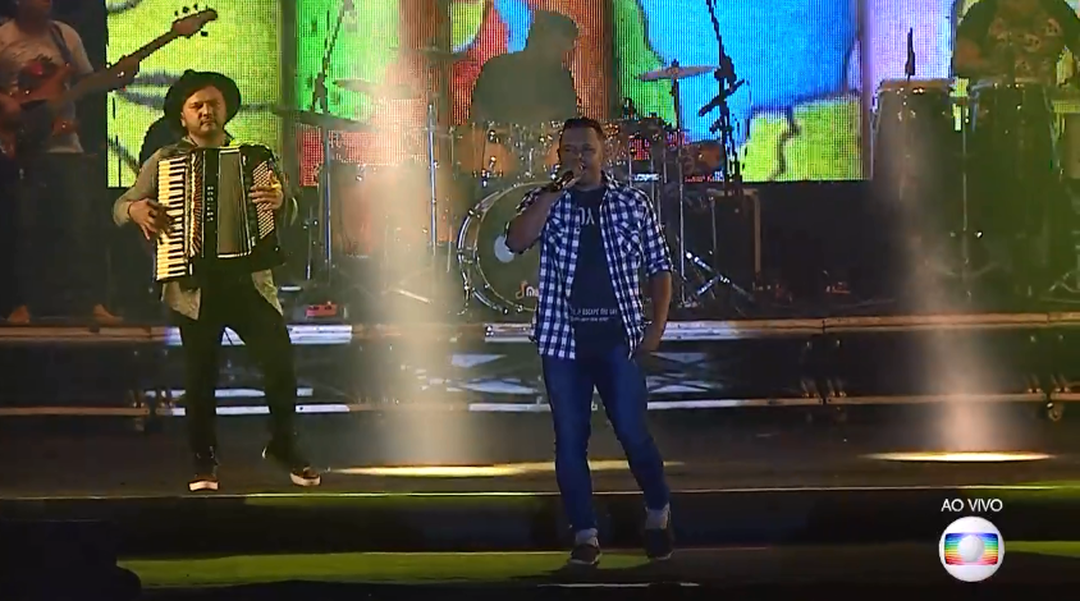 Banda Menino Rico sobe ao palco do Maior São João do Cerrado, em Ceilândia