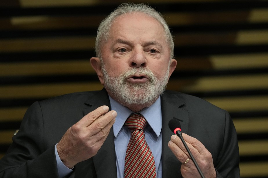 Lula e Ciro criticam Bolsonaro e defendem a democracia nas redes socias