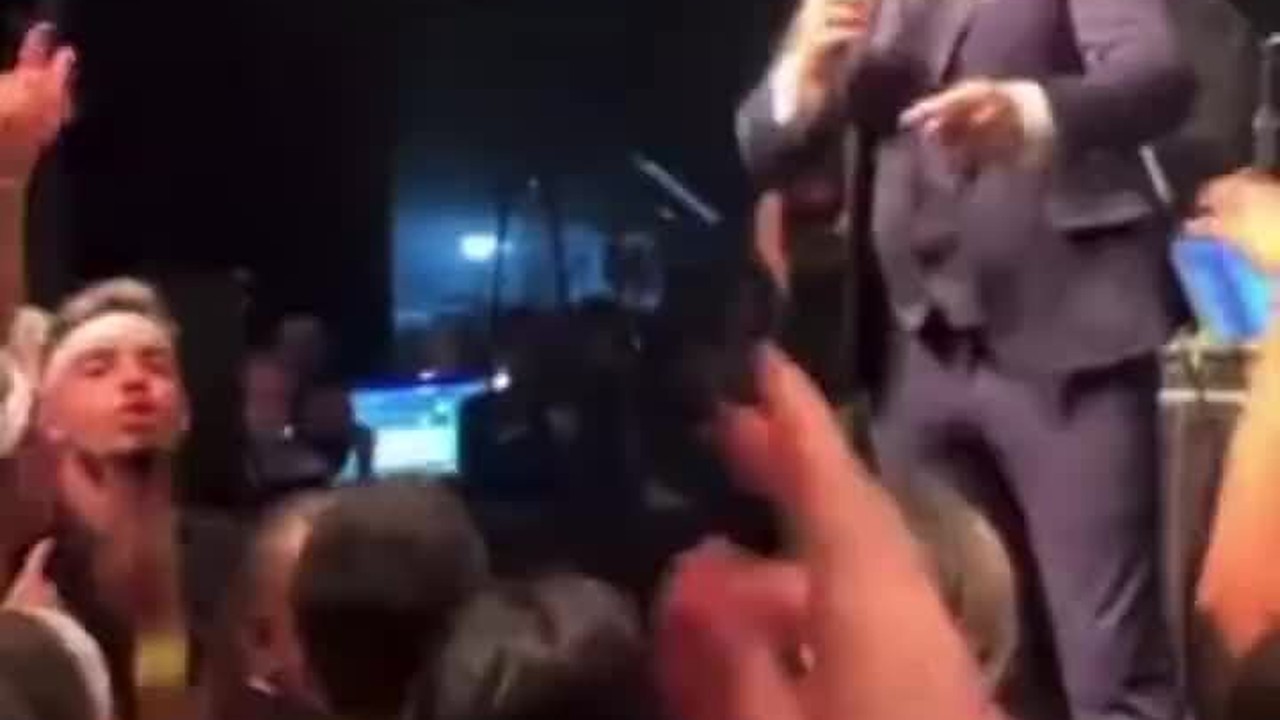 Gabriel Menino, do Palmeiras, participa de coro xingando Tite na festa de casamento de Dud