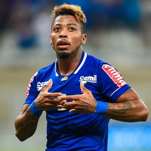 Marinho ganha a confiança de Luxa e mantém espontaneidade no Cruzeiro