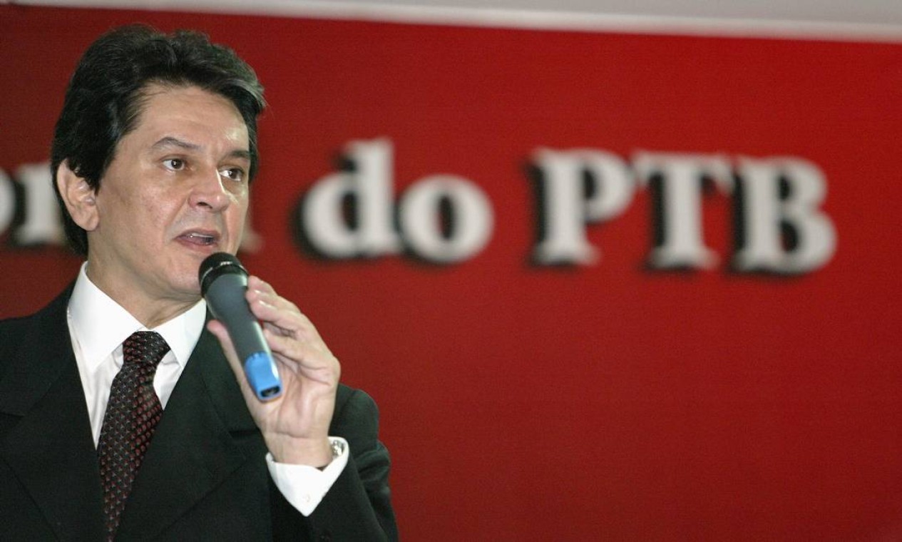 Presidente do PTB desde 2016, Roberto Jefferson ocupou o cargo por outras duas vezes: de 2003 a 2005 e de 2006 a 2012.  — Foto: Aílton de Freitas / Agência O Globo - 17/06/2005