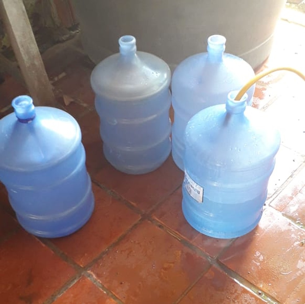 Moradores racionam água para evitar o desabastecimento total em Rio Branco — Foto: Kelvys Miranda/Arquivo pessoal