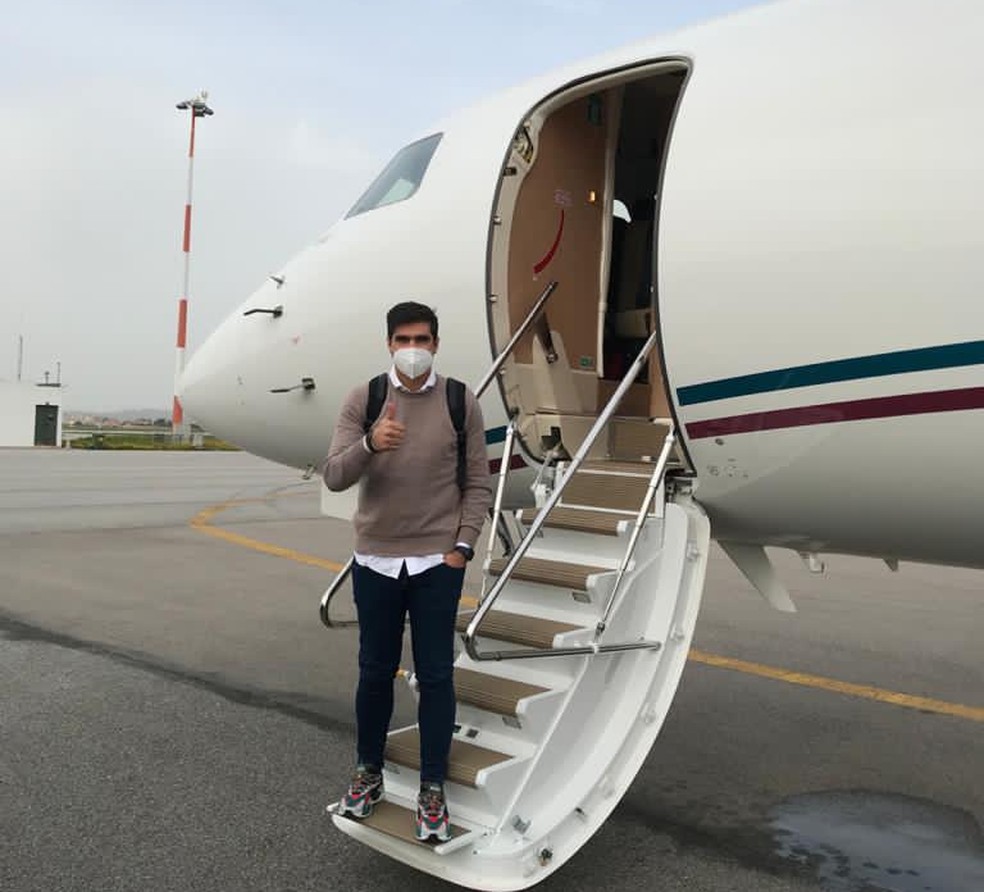 Abel Ferreira chega ao Brasil, e reassume comando do Palmeiras nesta quinta-feira