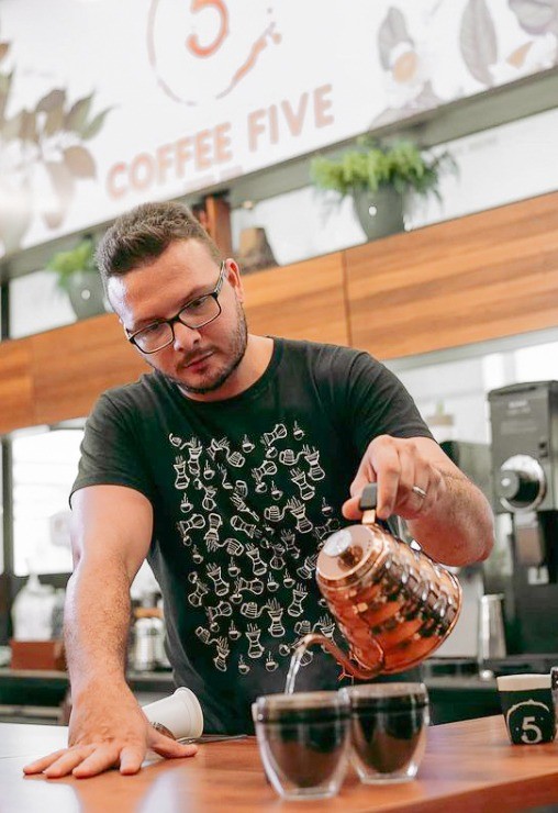 Emerson Nascimento Lanca Curso Online Sobre Preparo De Cafes Especiais Saideira O Globo