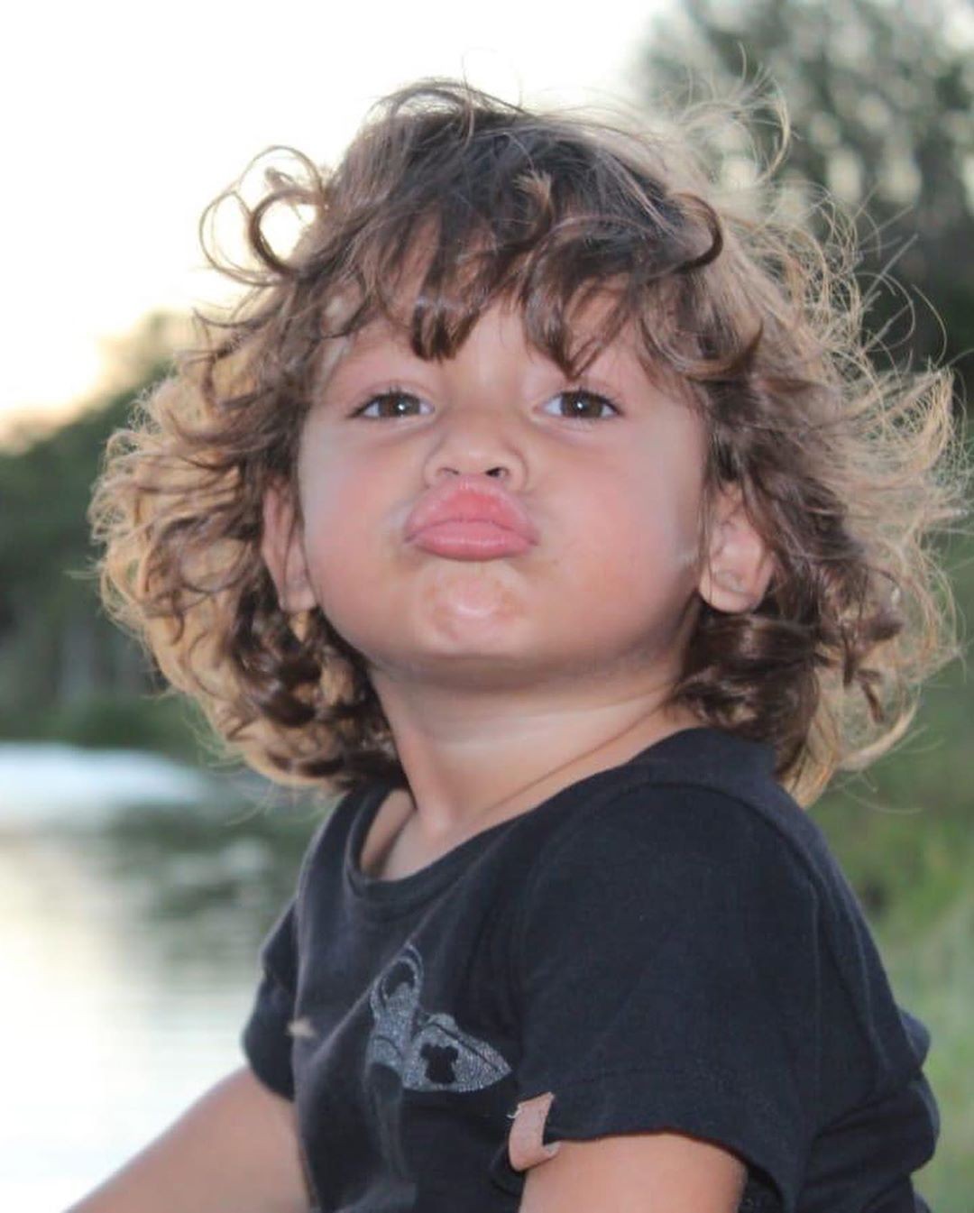 Wesley Safadão celebra 2 anos de filho caçula com cliques fofíssimos (Foto: Iude)
