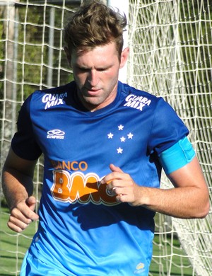 Ex-companheiro de time, Fabiano elogia possível chegada de Grolli