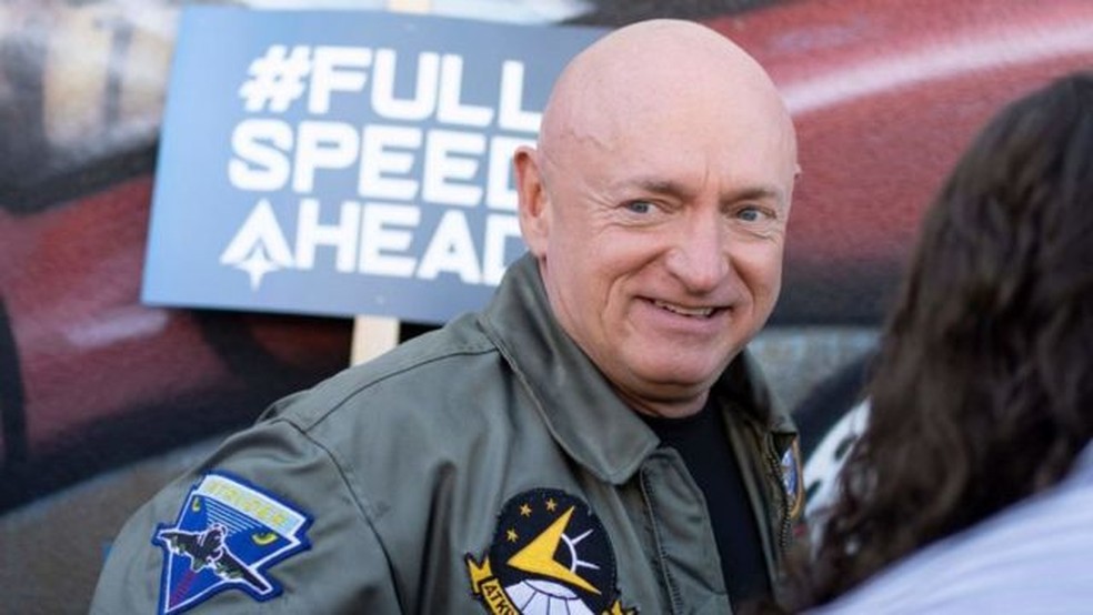 Mark Kelly, vencedor no Arizona — Foto: GETTY IMAGES/via BBC