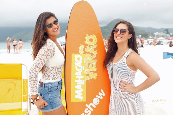 Giulia Costa e Lívian Aragão posam lindas com seus looks de verão (Foto: Artur Meninea/Gshow)