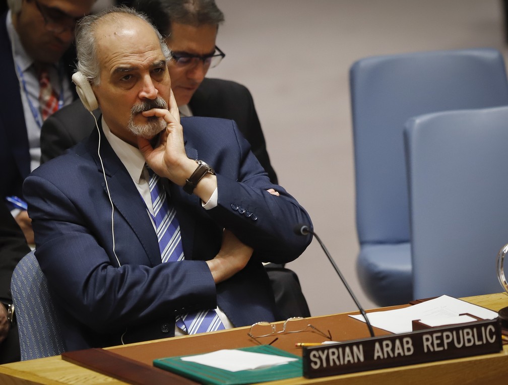 Bashar Jaafari, embaixador da Síria na ONU, durante reunião do Conselho de Segurança da ONU nesta segunda (Foto: AP Photo/Bebeto Matthews)