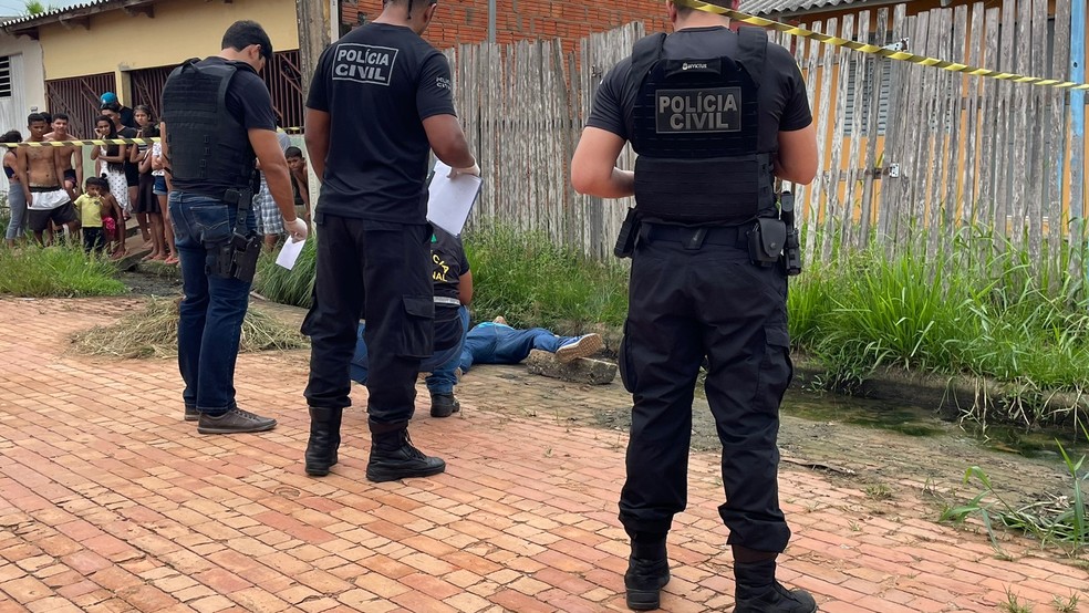 Rapaz de 26 anos e adolescente de 16 morreram na manhã desta segunda-feira (26) em Rio Branco — Foto: Arquivo pessoal