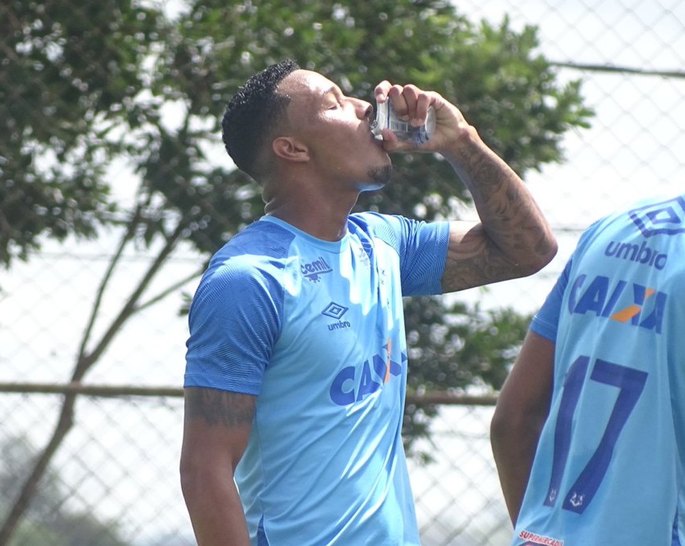 Último treino do Cruzeiro em BH antes de importante jogo no Chile tem novidades