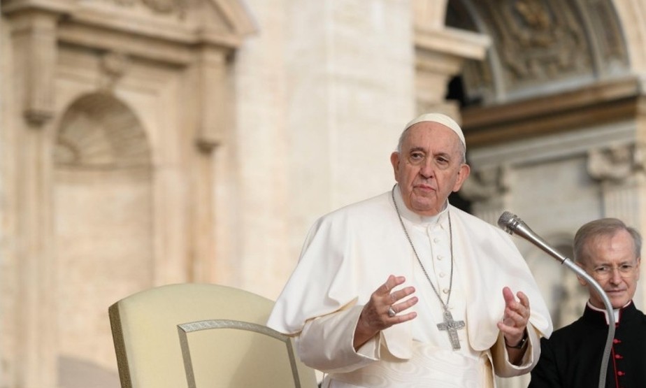 Chefe da Igreja Católica intercedeu pelo país na tradicional audiência geral na Praça de São Pedro, no Vaticano
