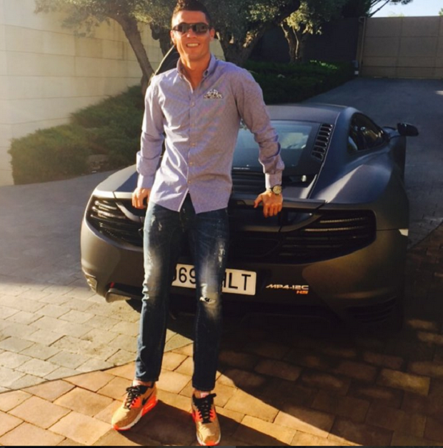 Cristiano Ronaldo carro