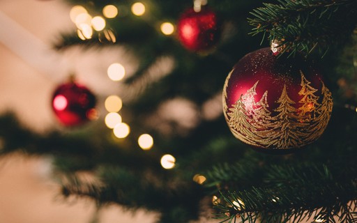 Hoje é dia de montar a árvore de Natal! Inspire-se nestas 8 ideias