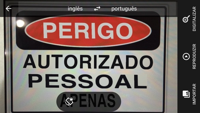 Quase instantaneamente, a tela exibe a tradução em português (Foto: Reprodução/Paulo Alves)
