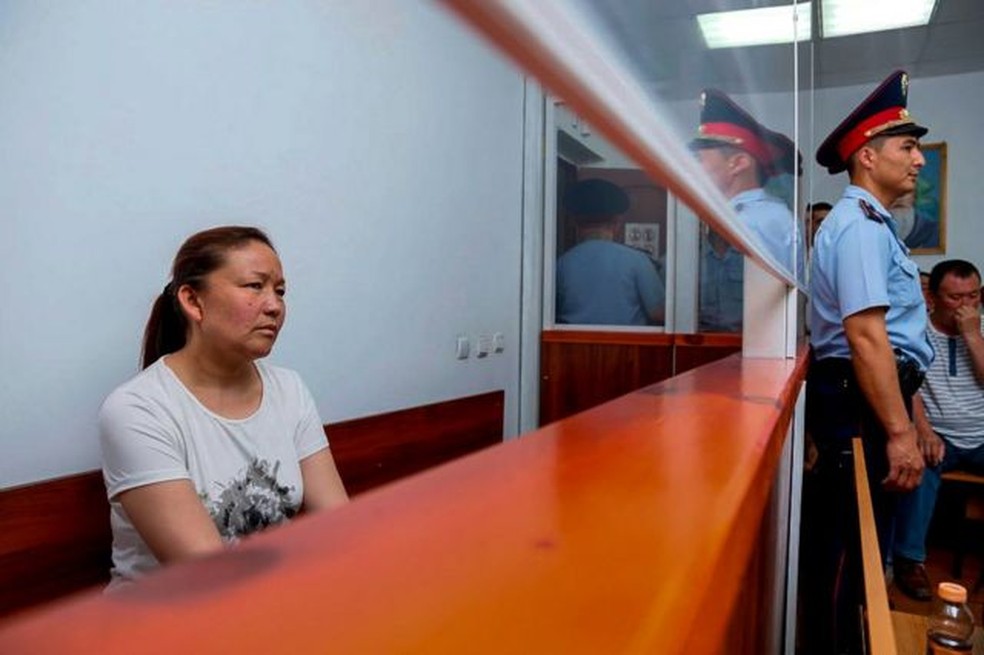 A professora Sayragul Sauytbay disse que testemunhou um estupro angustiante. Mais tarde, foi acusada de ir ilegalmente para o Cazaquistão — Foto: Getty via BBC