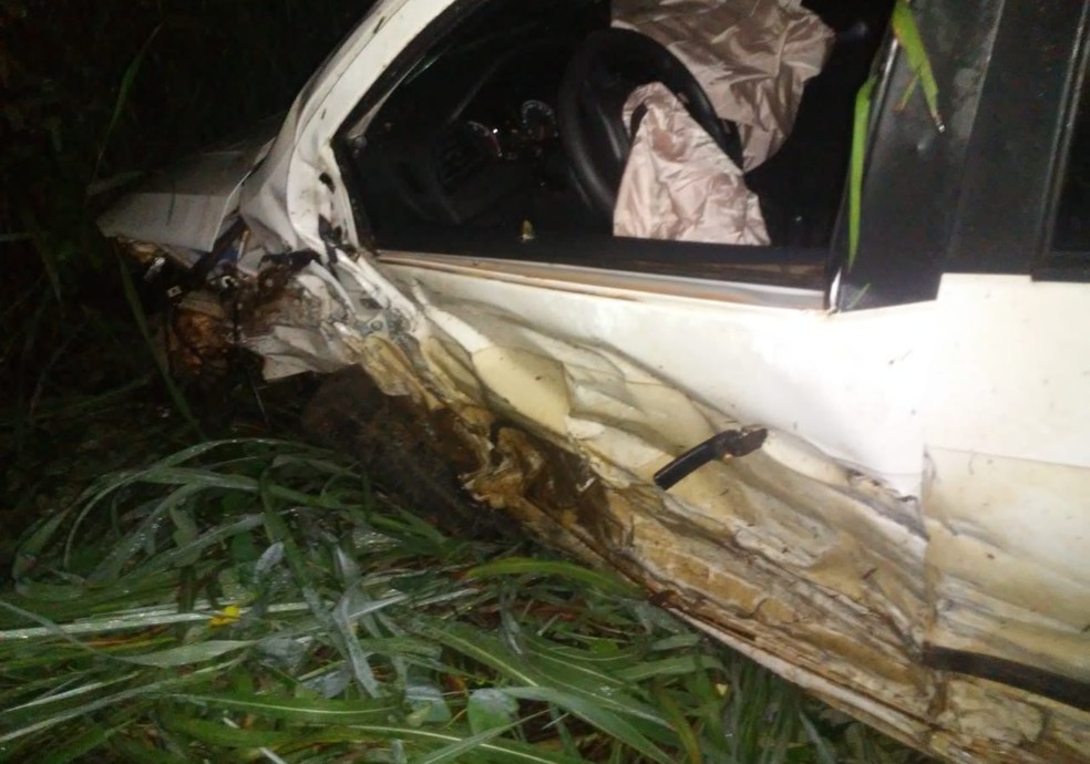 Os condutores tiveram ferimentos leves  &mdash; Foto: Defesa Civil/Divulga&ccedil;&atilde;o