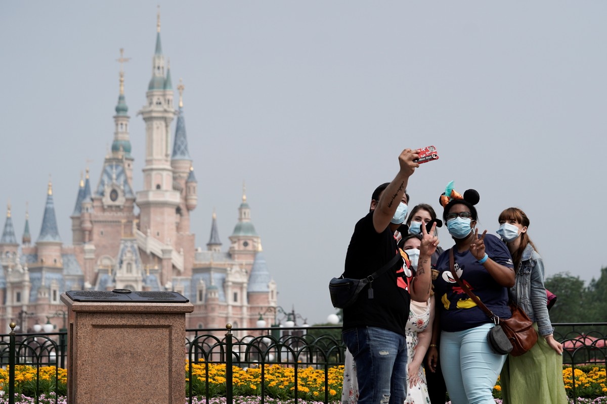 Disneylândia de Xangai fecha após detectar 1 caso de Covid
