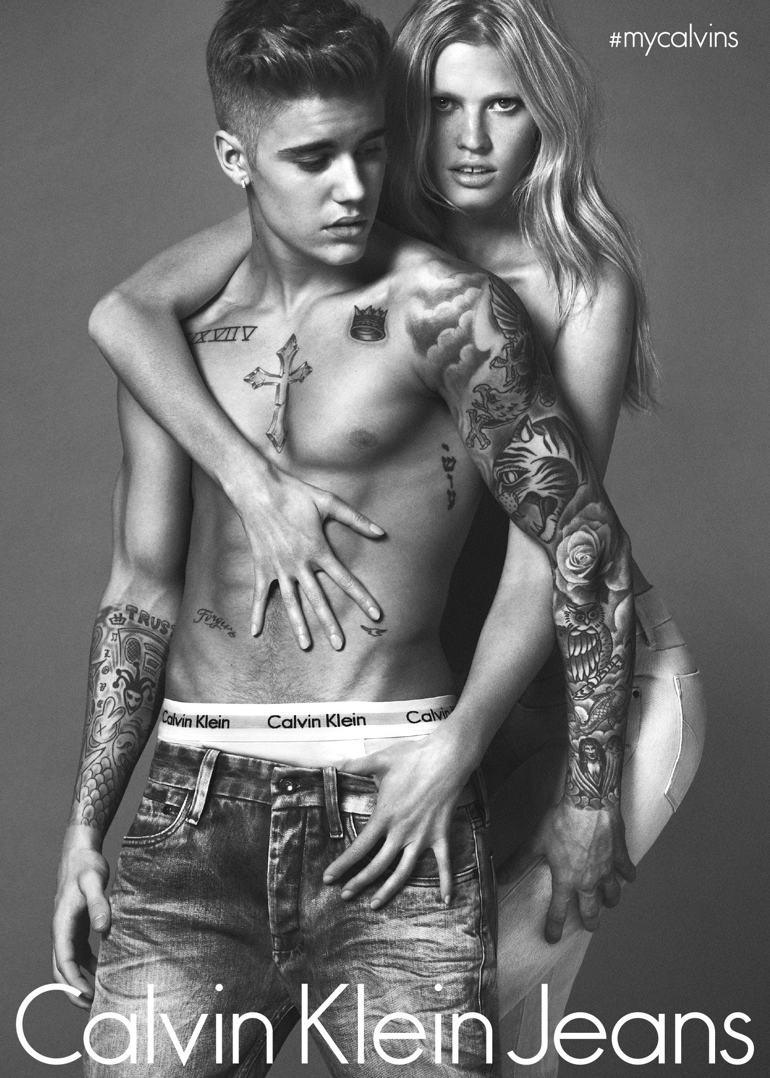 Lara Stone e Justin Bieber para Calvin Klein (Foto: Mert Alas e Marcus Piggott/Divulgação Calvin Klein)