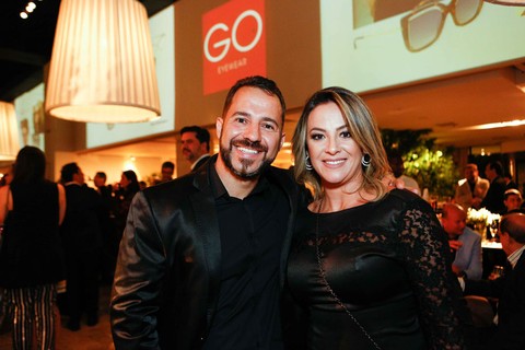 Alessandro Ribeiro, diretor comercial nacional de GO Eyewear, e Patricia Ribeiro (Foto: Ricardo Cardoso)