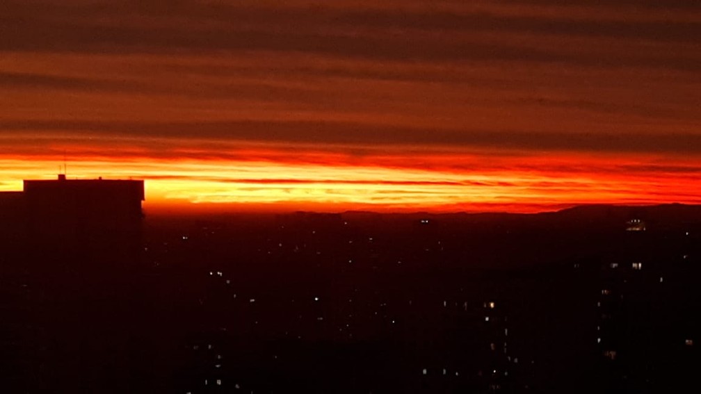 Pôr do sol registrado em São Paulo nesta terça-feira (14) — Foto: Marcelo Gentil/Arquivo Pessoal