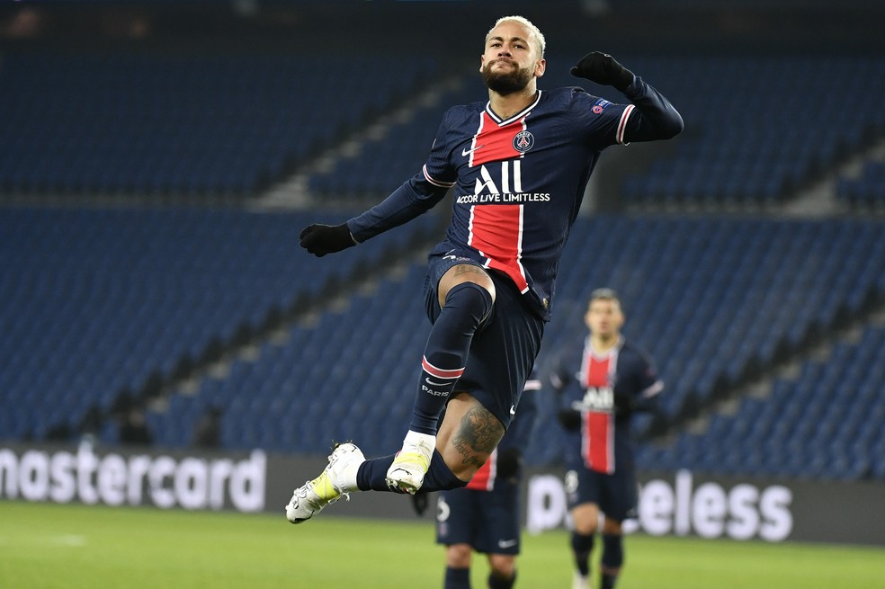 Neymar acerta renovação de contrato com o Paris Saint-Germain — Foto: Getty Images