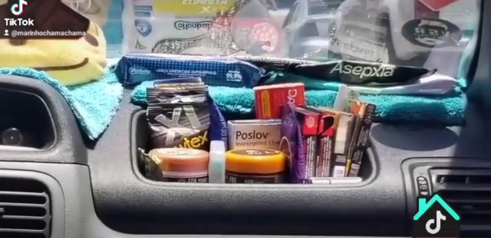 Motorista vende lubricantes e preservativos dentro do carro  — Foto: Arquivo pessoal