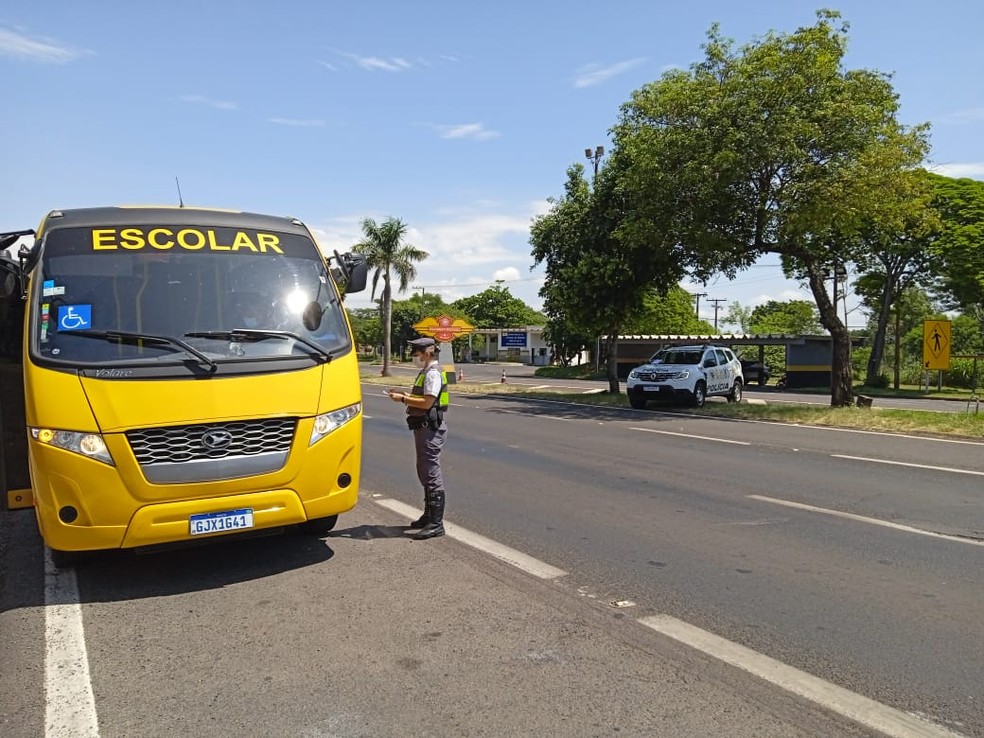 Polícia Rodoviária vistoriou veículos que fazem o transporte escolar — Foto: Polícia Rodoviária
