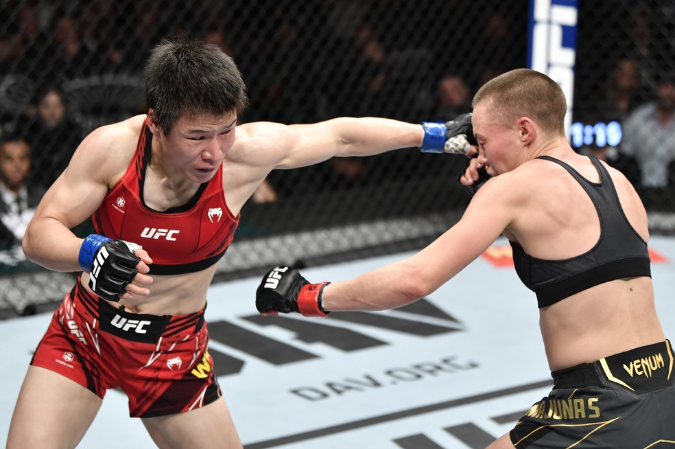 Weili Zhang Rose Namajunas UFC 268 — Foto: Getty Images