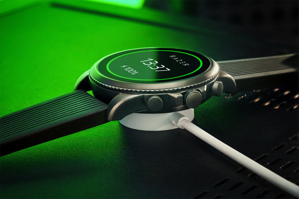 Smartwatch da Razer vem com carregador magnético de quatro pinos — Foto: Divulgação/Razer