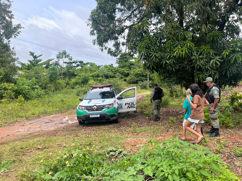 Homem é encontrado morto e com partes íntimas decepadas em lagoa na Zona Norte de Teresina — Foto: Isabela Leal/ g1 Piauí