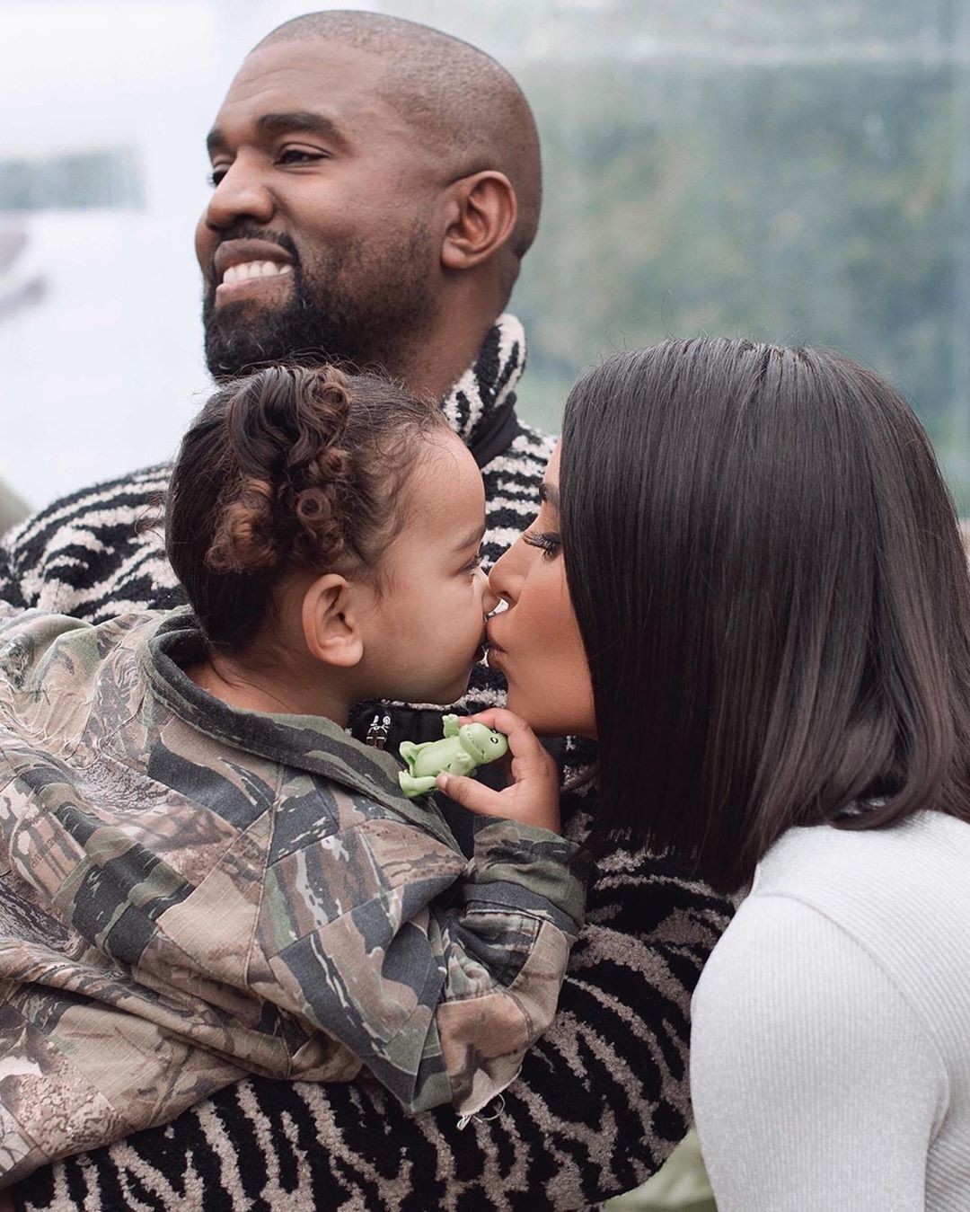 Kanye West, Saint e Kim Kardashian (Foto: Reprodução / Instagram)