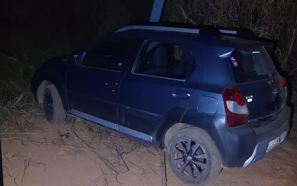 Carro de secretário de Cultura de Campo Limpo de Goiás é encontrado em Anápolis — Foto: Divulgação/Polícia Militar
