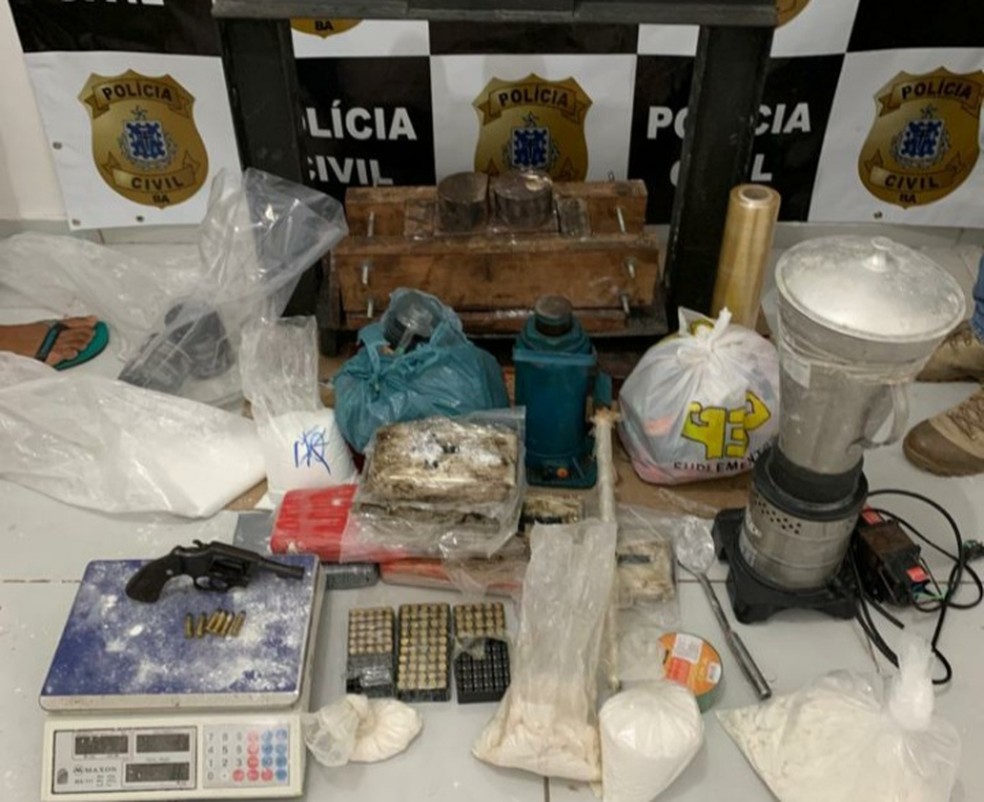 Laboratório com cerca de R$ 1,2 milhão em cocaína é encontrado em imóvel de luxo na Bahia — Foto: SSP-BA/Divulgação