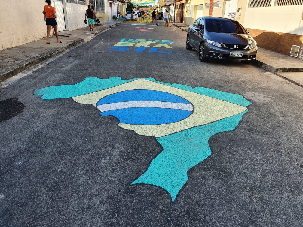 Moradores em São Luís mantêm tradição de decorar a rua durante a Copa: 'O  futebol sempre uniu todo mundo' | Maranhão | G1