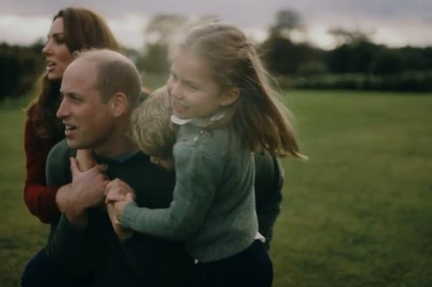 Príncipe William e Kate Middleton dividem vídeo com filhos para celebrar dez anos de união  (Foto: Reprodução do Instagram)