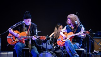 Músico fez uma apresentação com Takeshi — Foto: Philip Fong / AFP
