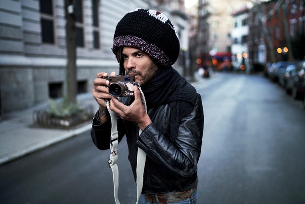 Lenny Kravitz lança câmera fotográfica com material vegano (Foto: Divulgação)