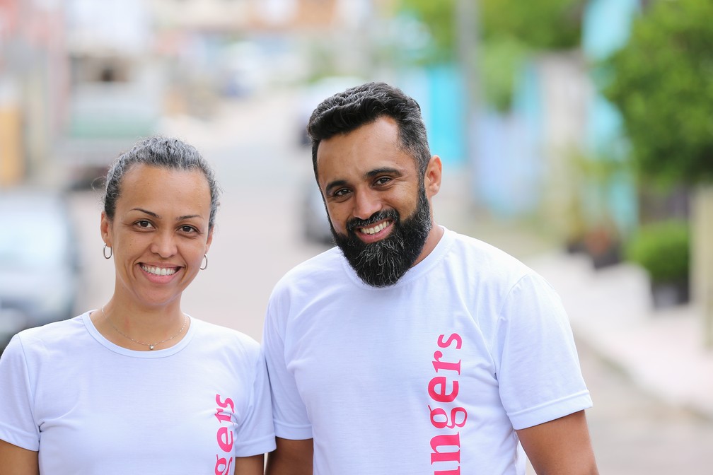 Idealizadores do projeto são Geovana Conti de Sá e Cleber Sá dos Santos — Foto: Giuliano Gomes/PR Press