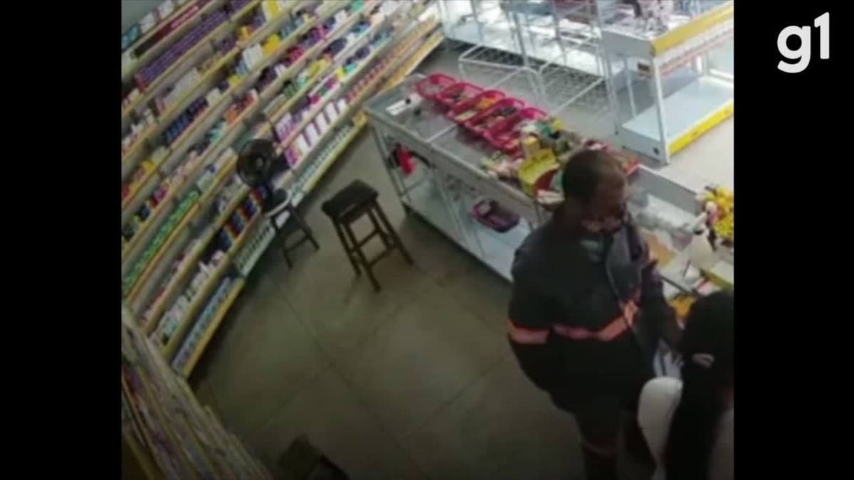 Homem que assaltou farmácia vestido de gari é preso em flagrante, em Lajedo; veja vídeo