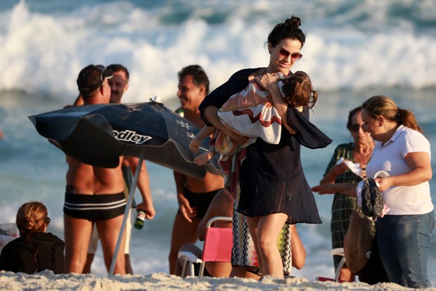 Kyra Gracie e a filha caçula, Kyara (Foto: AgNews)