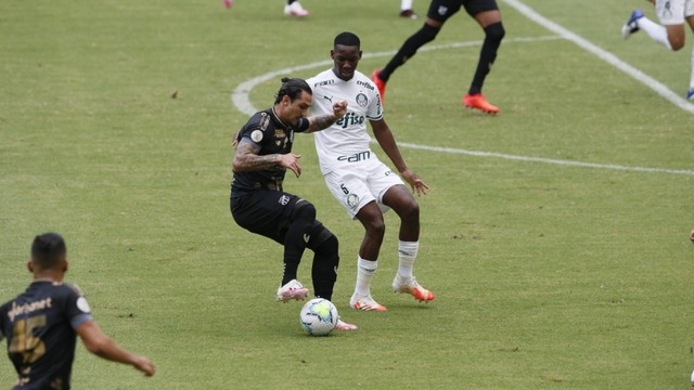 Já de olho na Libertadores, Palmeiras perde com reservas para o Ceará