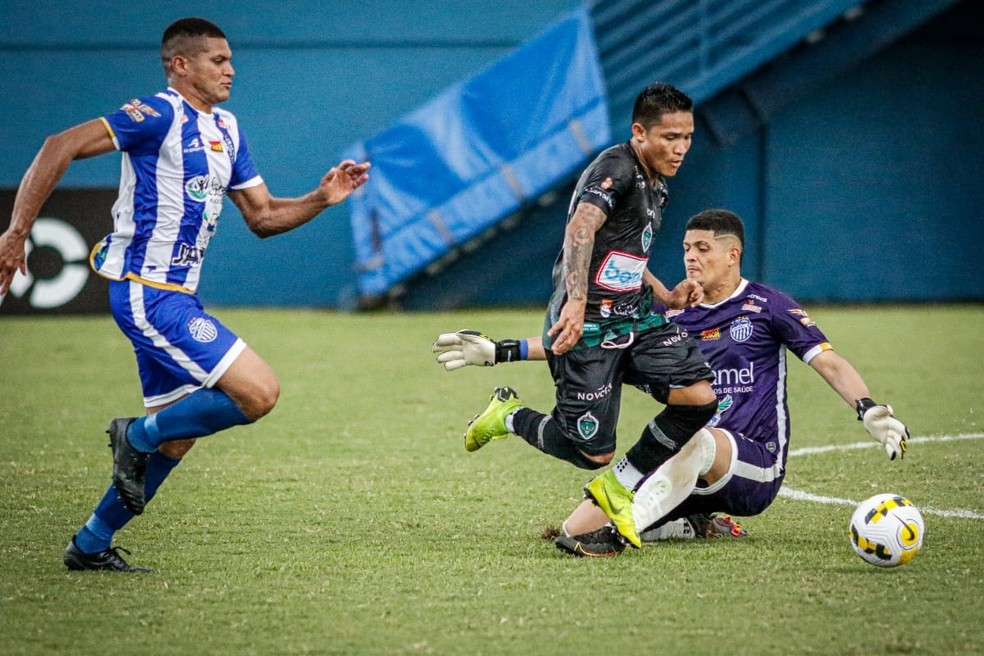 Manaus eliminou o S&atilde;o Raimundo na primeira fase da Copa do Brasil &mdash; Foto: Jo&atilde;o Normando
