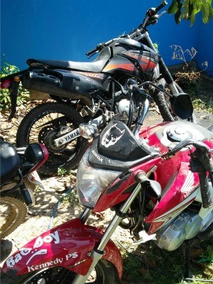 Motocicletas envolvidas no acidente (Foto: Arquivo pessoal)