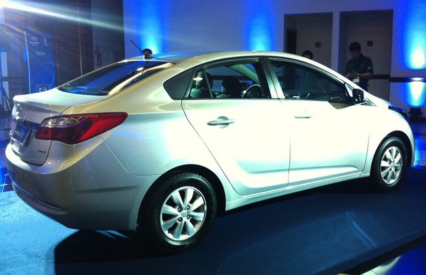 hyundai_hb20s_3_copy.jpg