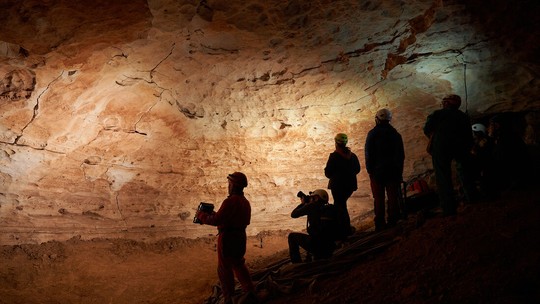 Inscrições pré-históricas são descobertas em caverna "perdida" na Espanha