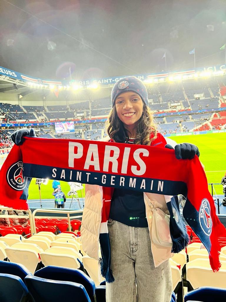 Rayssa Leal vai a estádio em Paris para ver PSG x Real Madrid (Foto: Reprodução/Instagram)