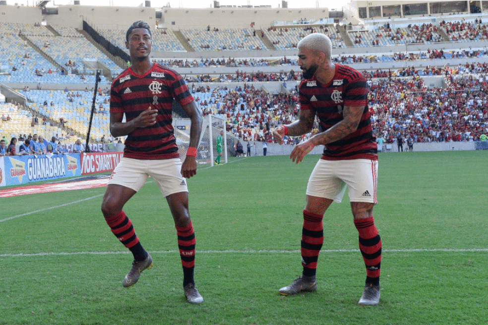 Em grande fase no Flamengo, Bruno Henrique comemora com dancinha — Foto: Alexandre Vidal / Flamengo
